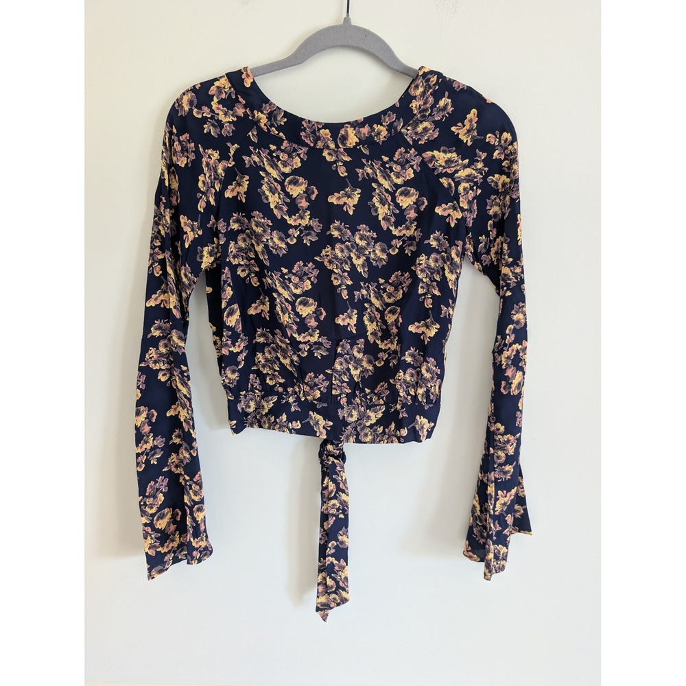 Flynn Skye Floral Open Back Tie Waist Crop Top Navy Blue Bell Sleeve Small NEW